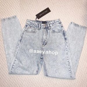 BNWT White Fox Boyfriend Jeans